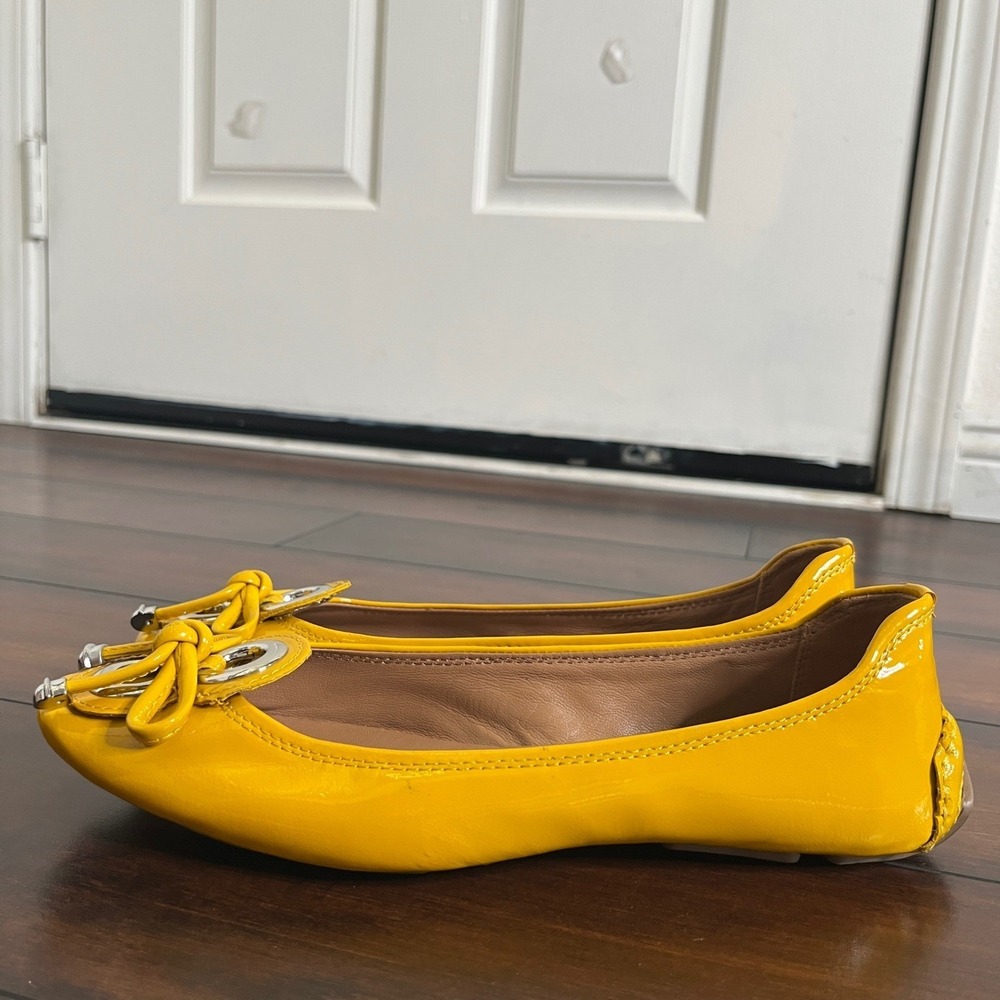 New Elie Tahari Yellow Patent Leather Ballet Driver Flats Bow Sz 38 Fits like 8 - Picture 4 of 12